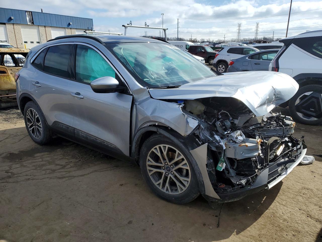 2022 Ford Escape Sel - zdjęcie 4