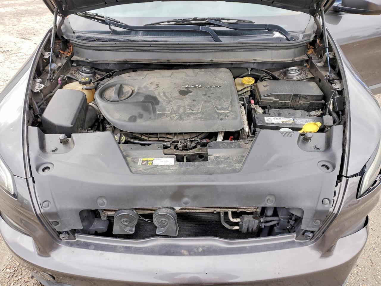 2014 Jeep Cherokee Latitude - zdjęcie 12