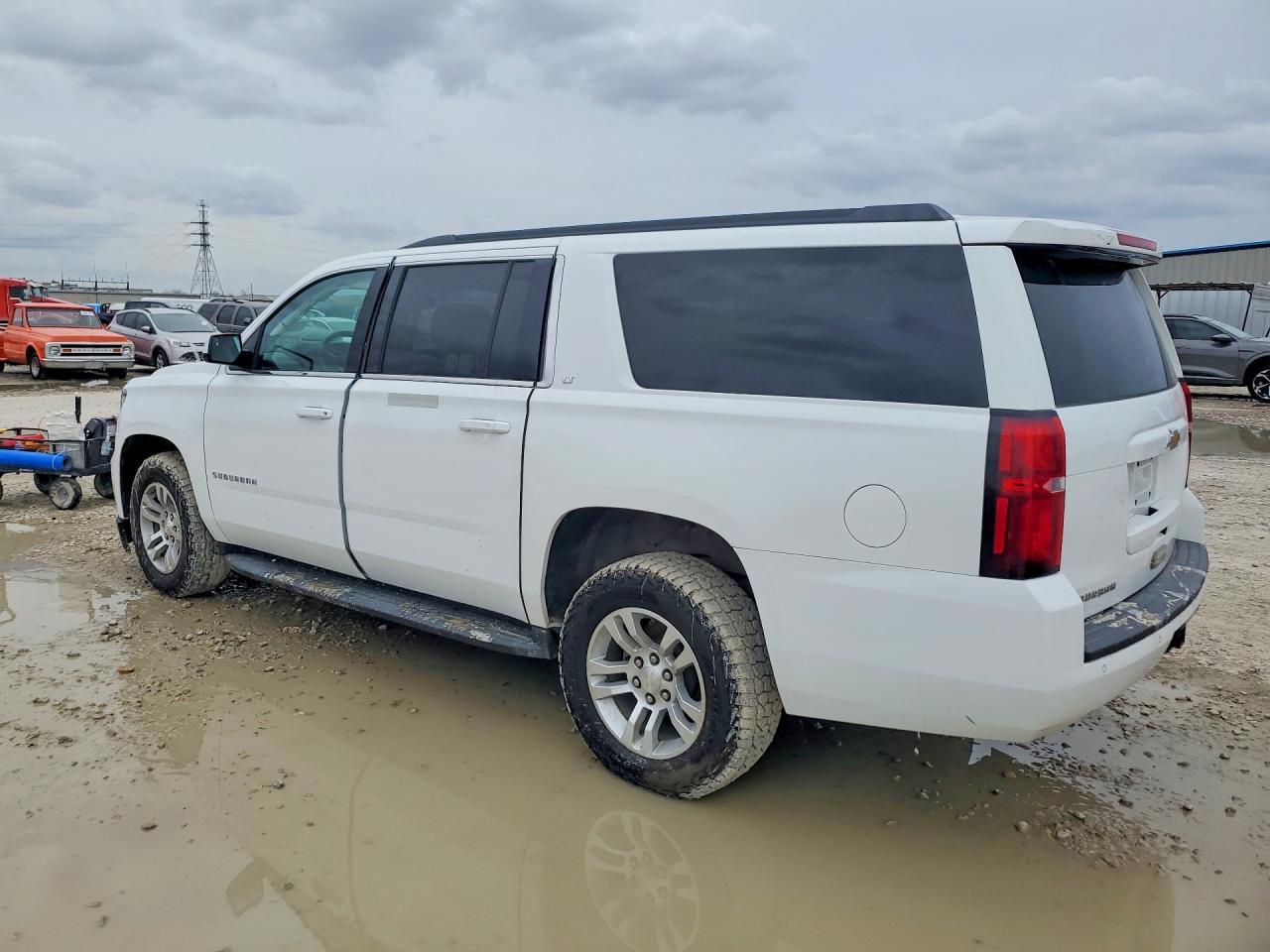 2020 Chevrolet Suburban K1500 Lt - zdjęcie 2