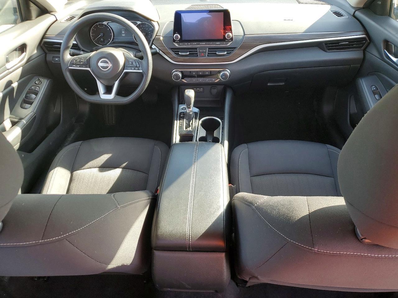 2024 Nissan Altima Sv - zdjęcie 8