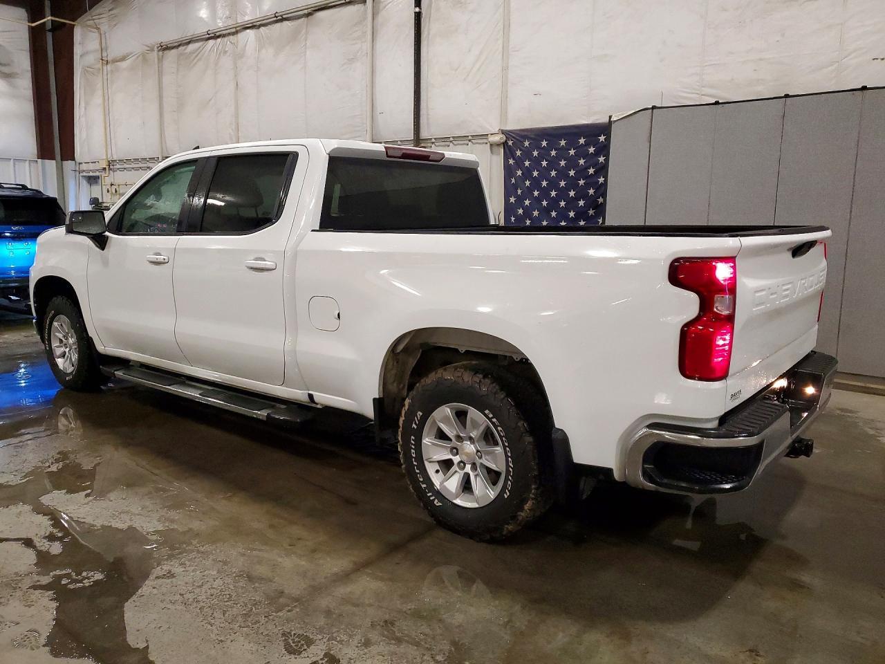 2021 Chevrolet Silverado K1500 Lt - zdjęcie 2