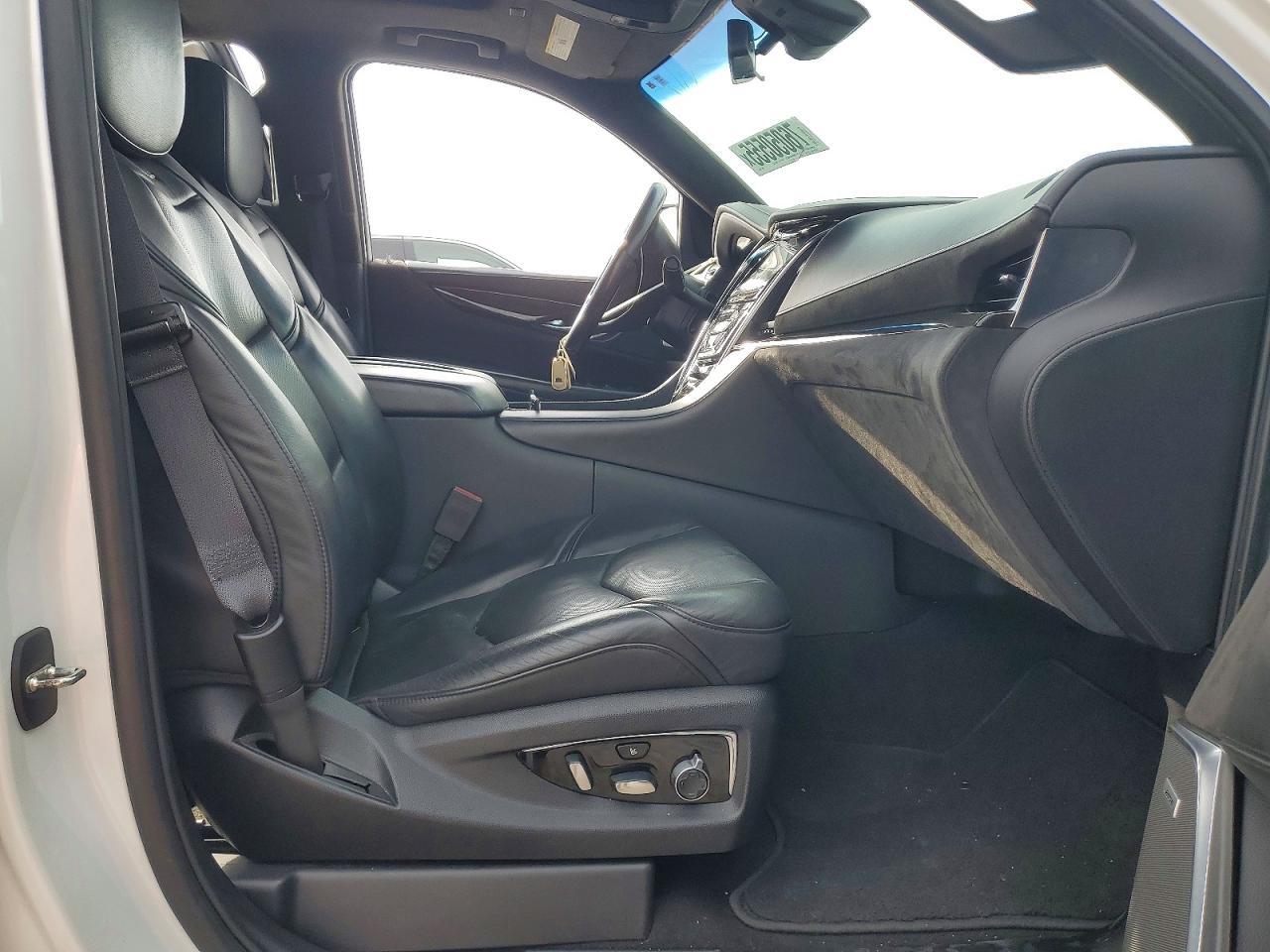 2019 Cadillac Escalade Platinum - zdjęcie 7