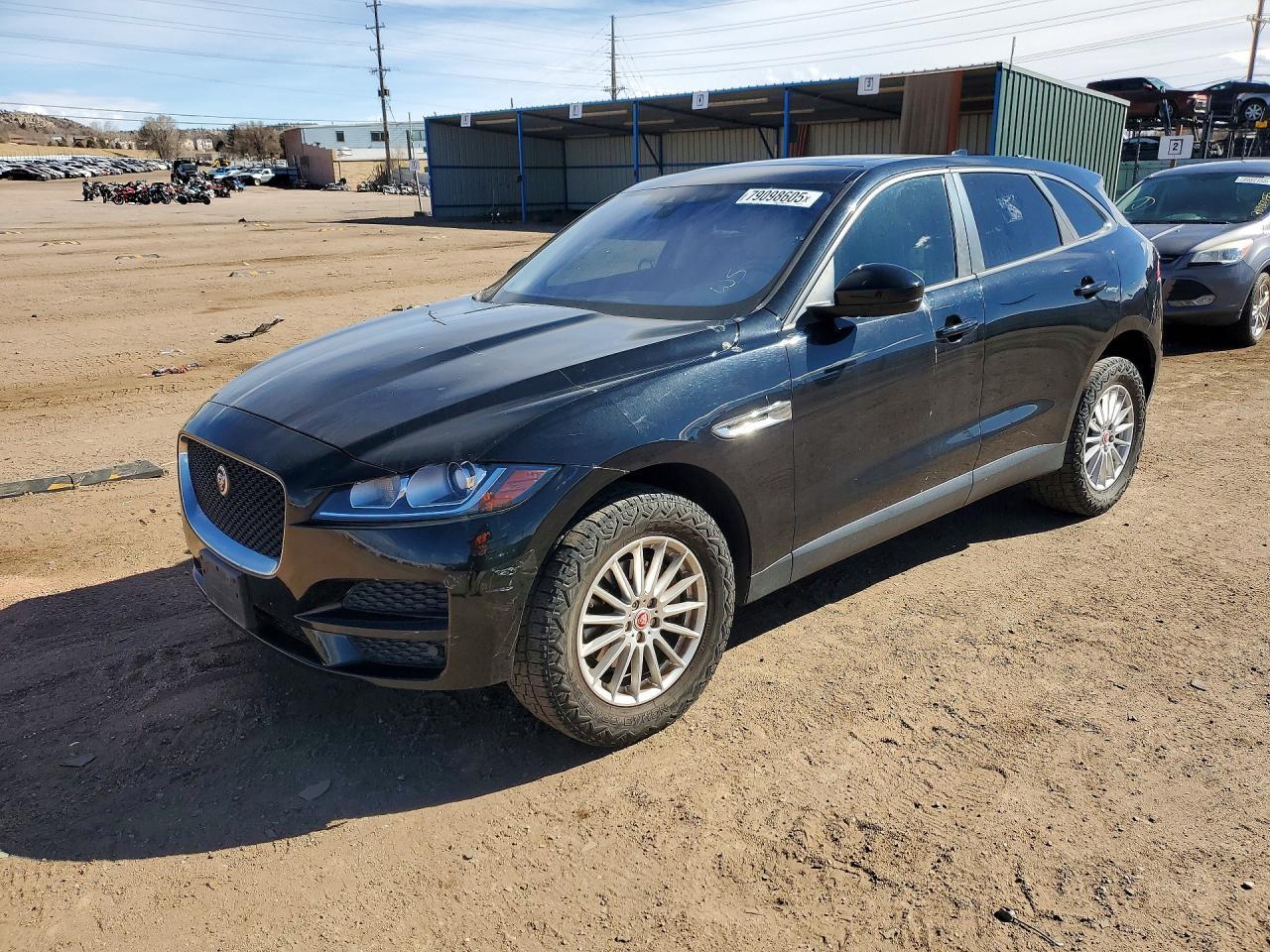 2017 Jaguar F-Pace - zdjęcie główne
