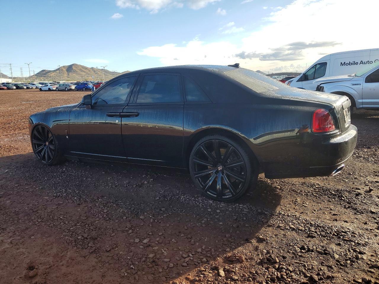 2016 Rolls-Royce Ghost - zdjęcie 2