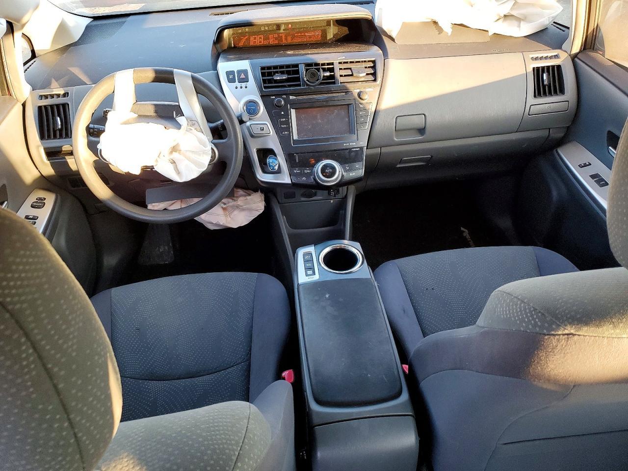 2014 Toyota Prius V - zdjęcie 8