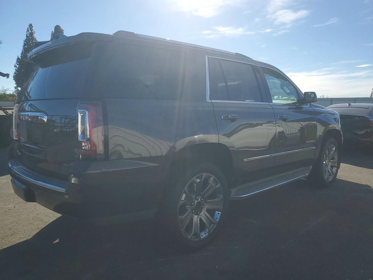 2015 GMC Yukon Denali - zdjęcie 3