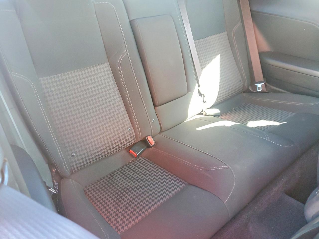 2016 Dodge Challenger R/T - zdjęcie 10