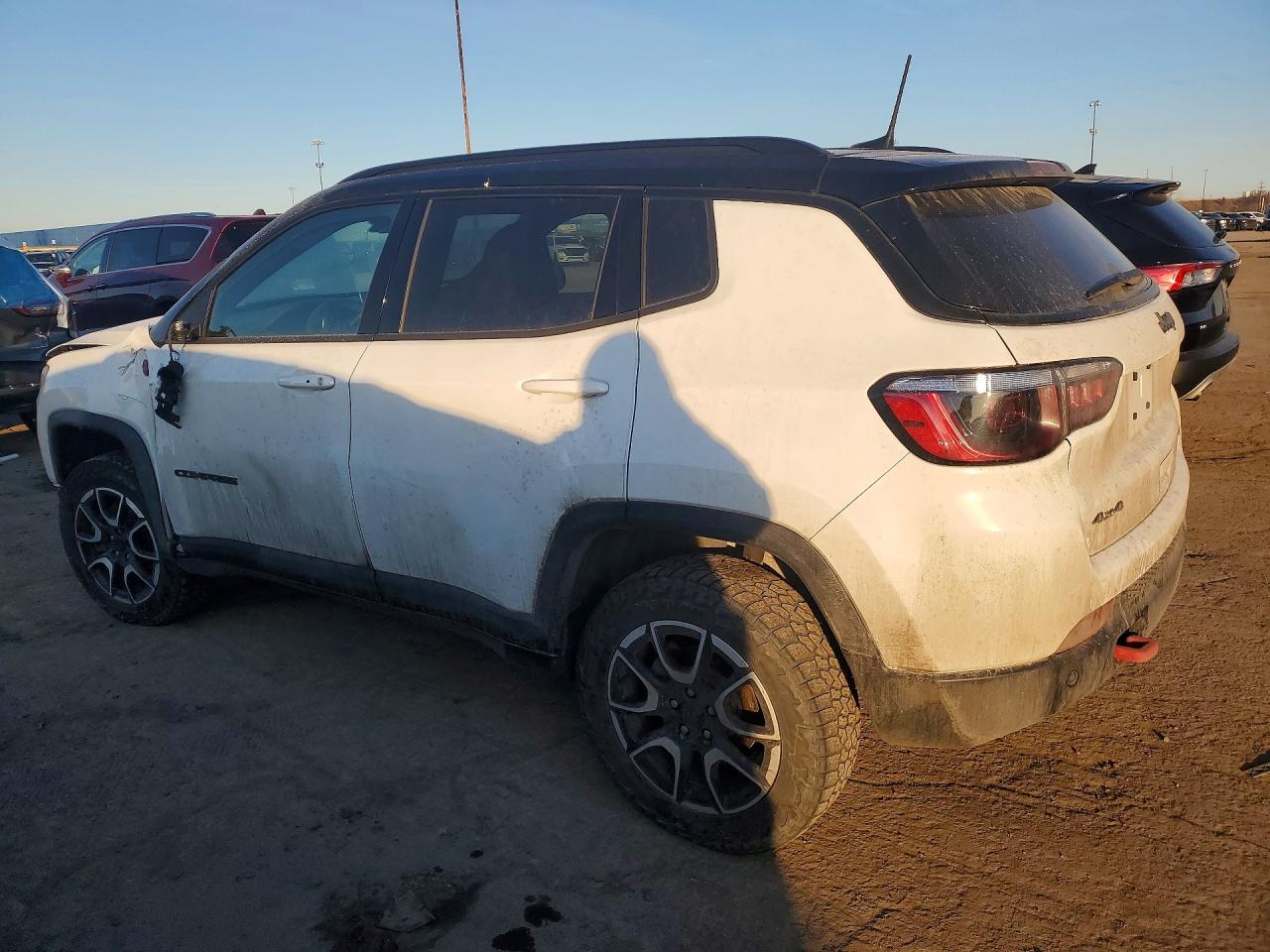 2024 Jeep Compass Trailhawk - zdjęcie 2