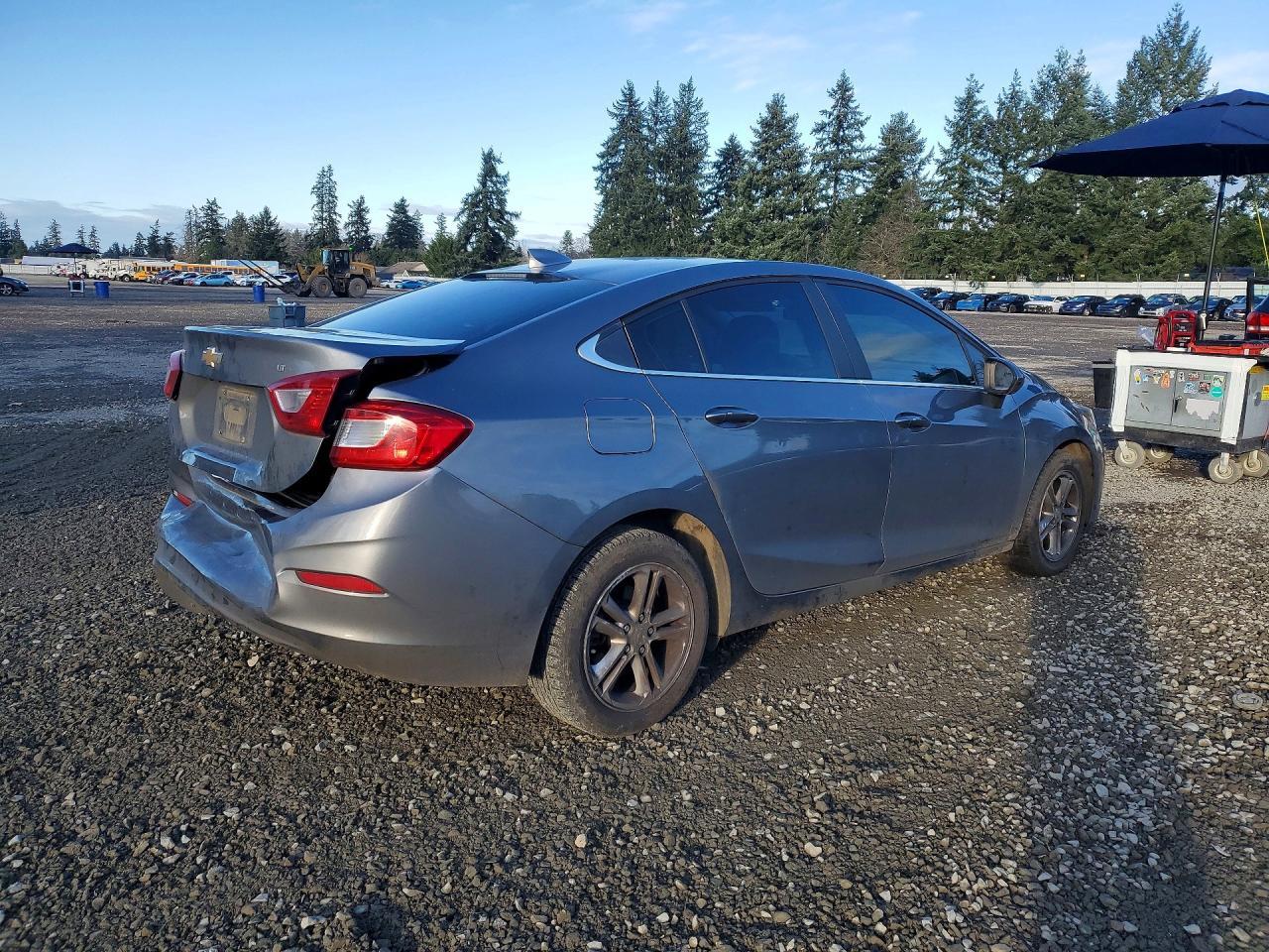 2018 Chevrolet Cruze Lt - zdjęcie 3