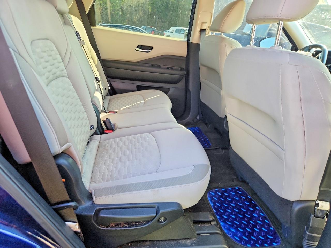 2022 Nissan Pathfinder Sv - zdjęcie 11