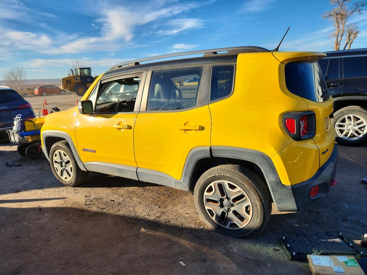2015 Jeep Renegade Trailhawk - zdjęcie 2
