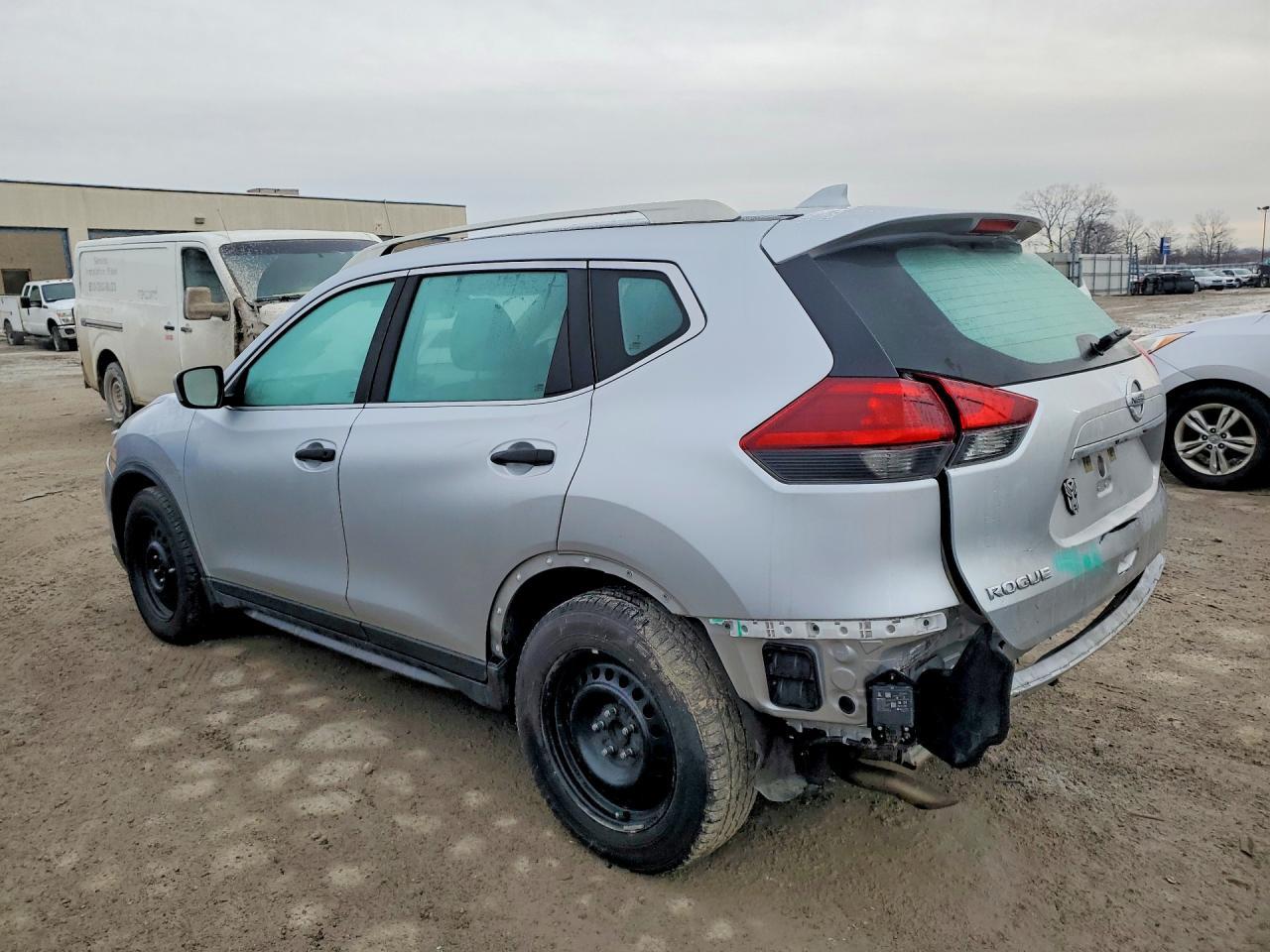 2018 Nissan Rogue S - zdjęcie 2