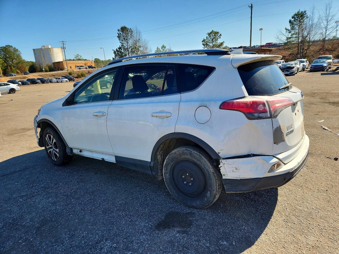 2017 Toyota Rav4 Le - zdjęcie 2