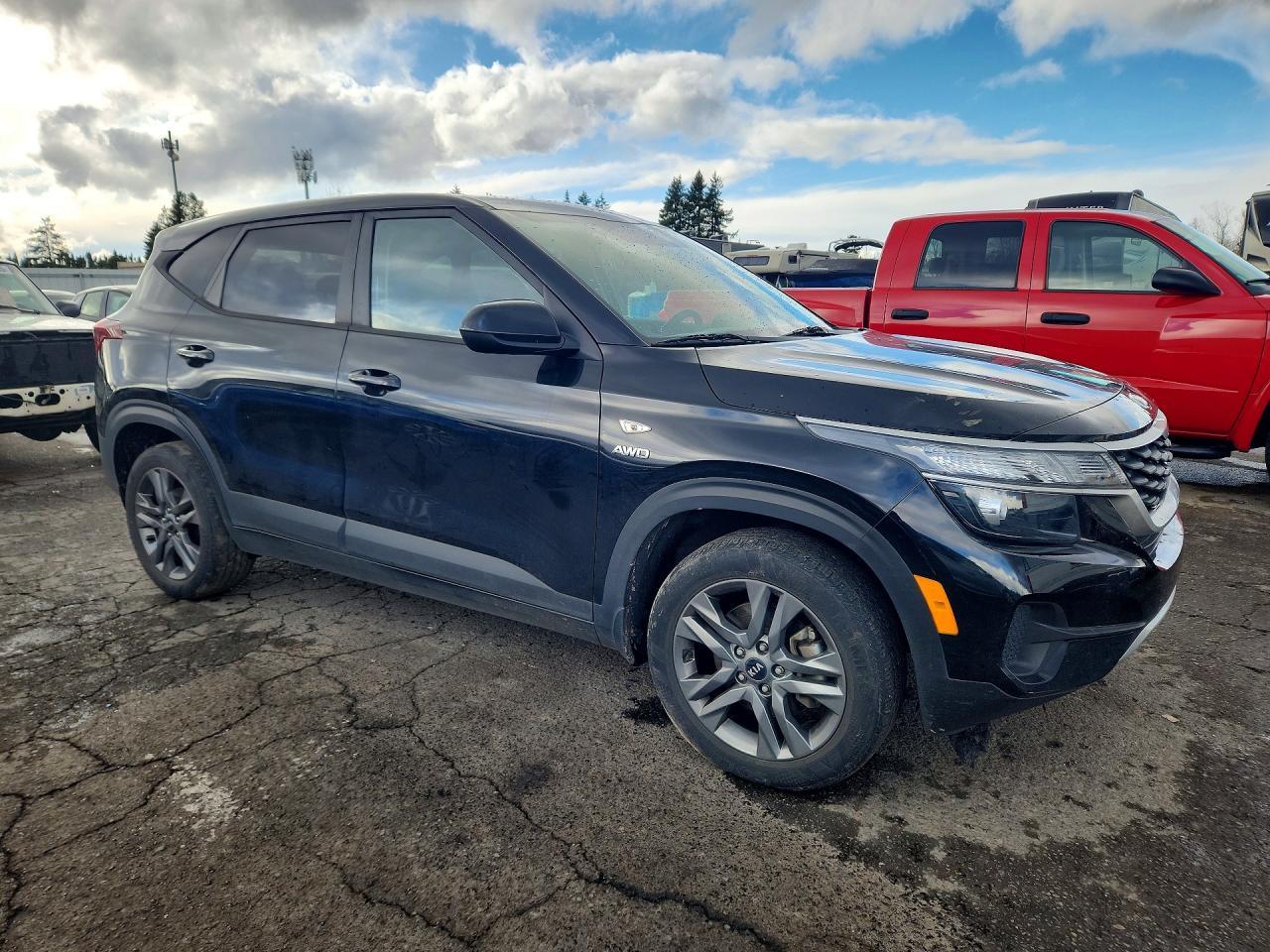 2021 Kia Seltos Lx - zdjęcie 4