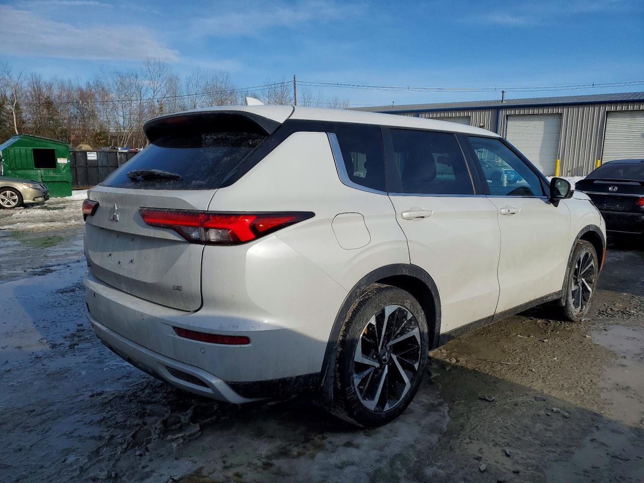 2022 Mitsubishi Outlander Se - zdjęcie 3