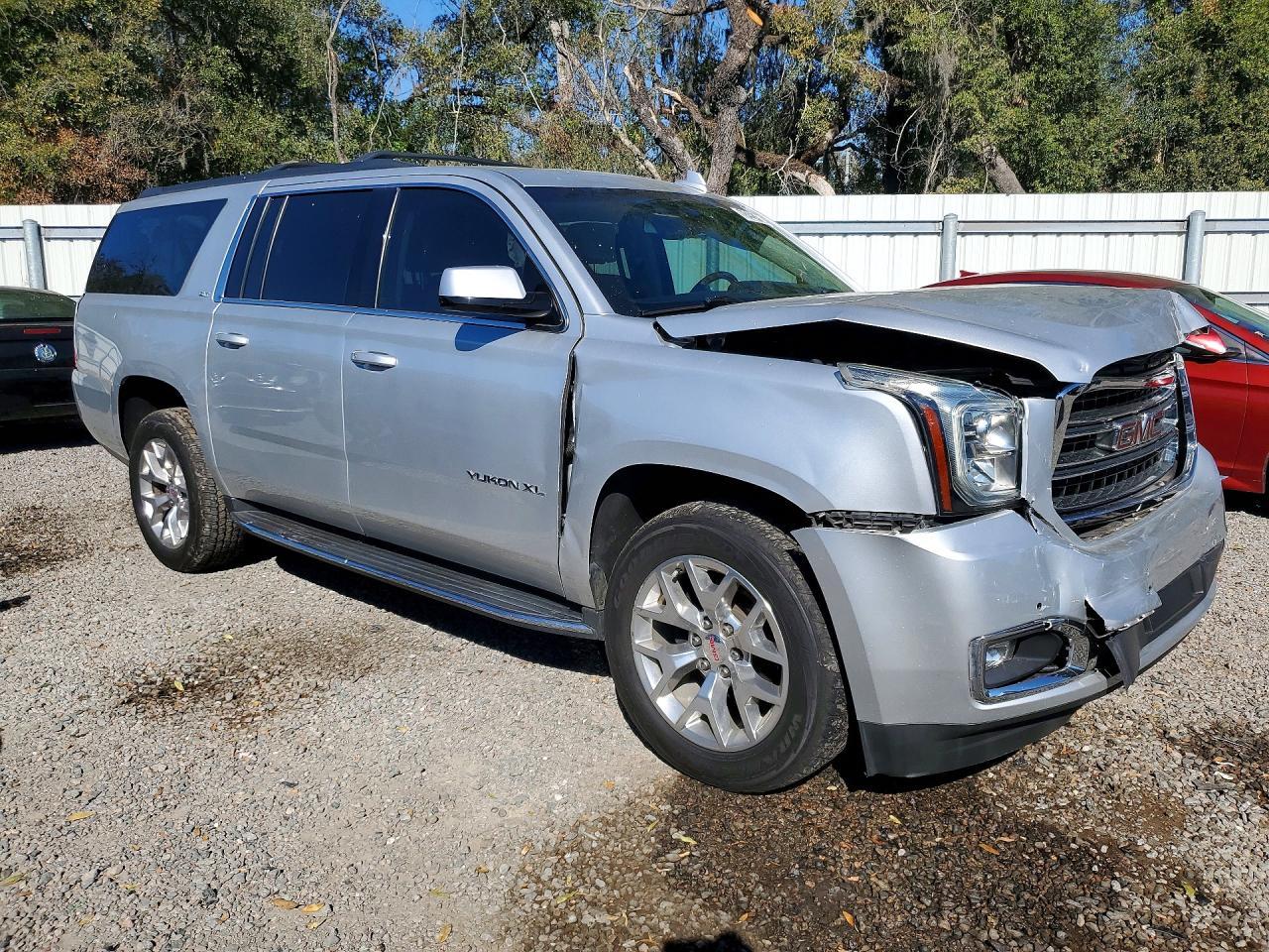 2019 GMC Yukon Xl K1500 Slt - zdjęcie 4