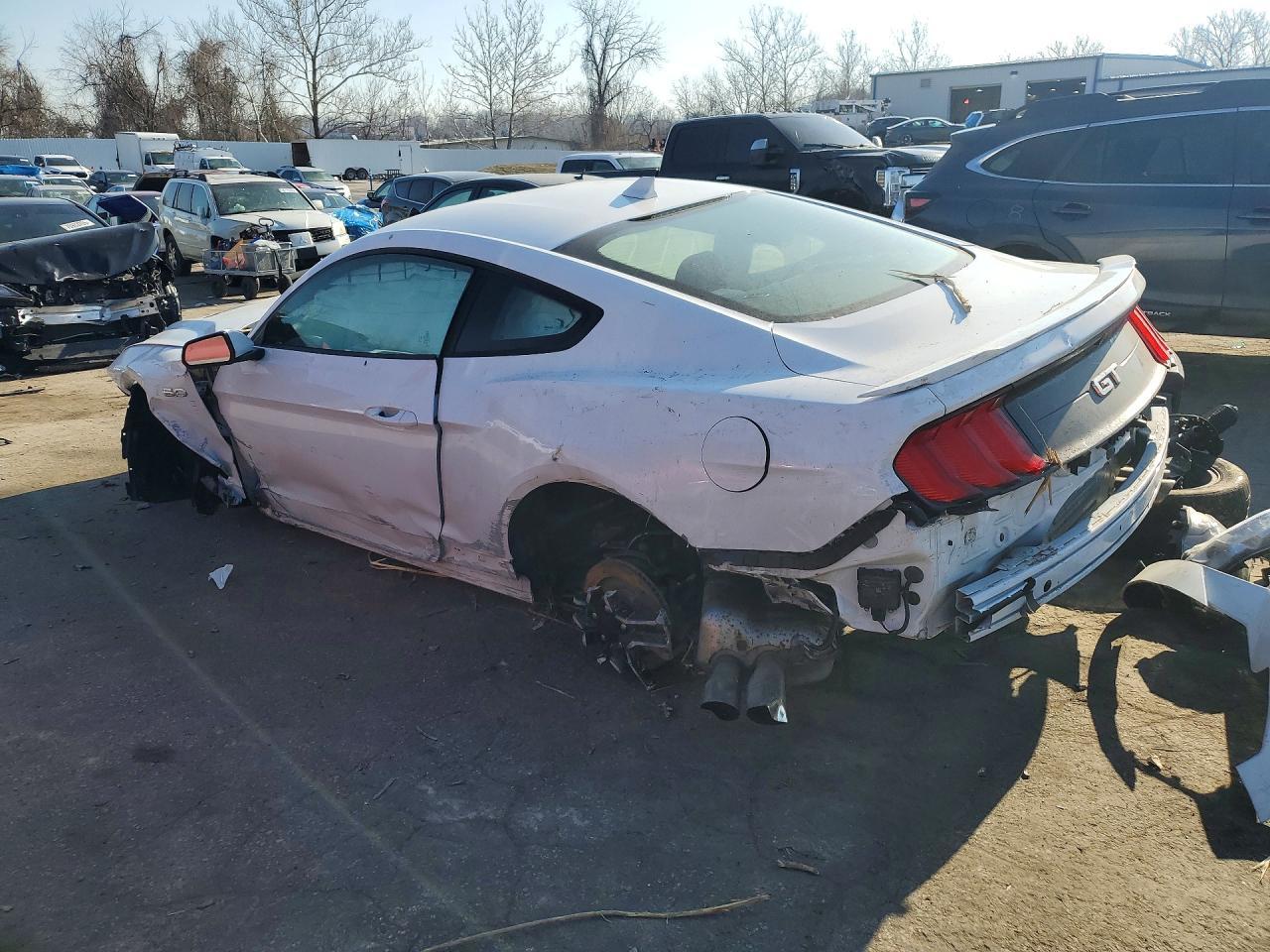 2021 Ford Mustang Gt - zdjęcie 2