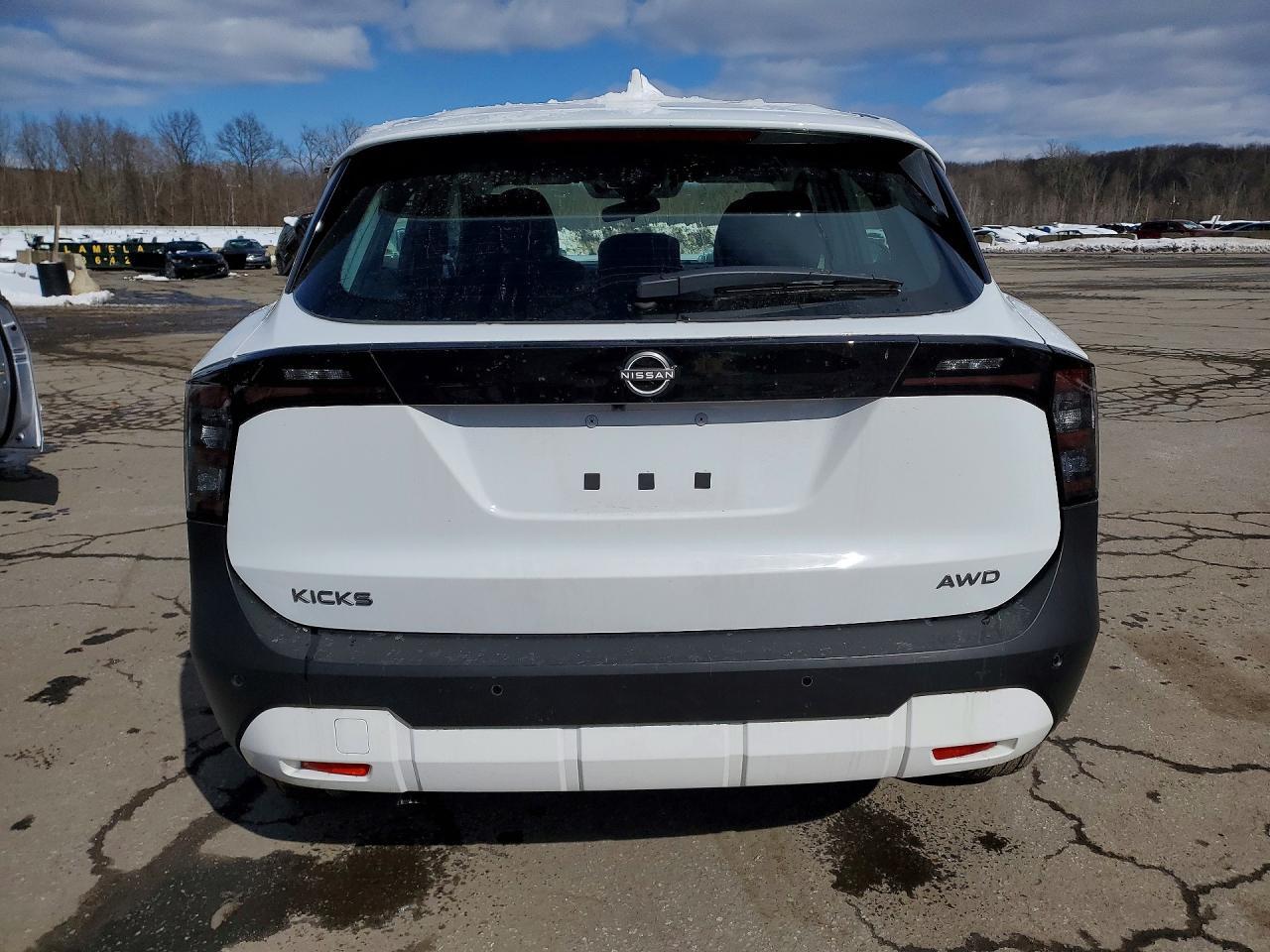 2025 Nissan Kicks S - zdjęcie 6