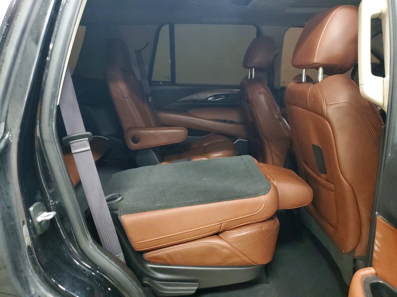 2016 Cadillac Escalade Luxury - zdjęcie 11