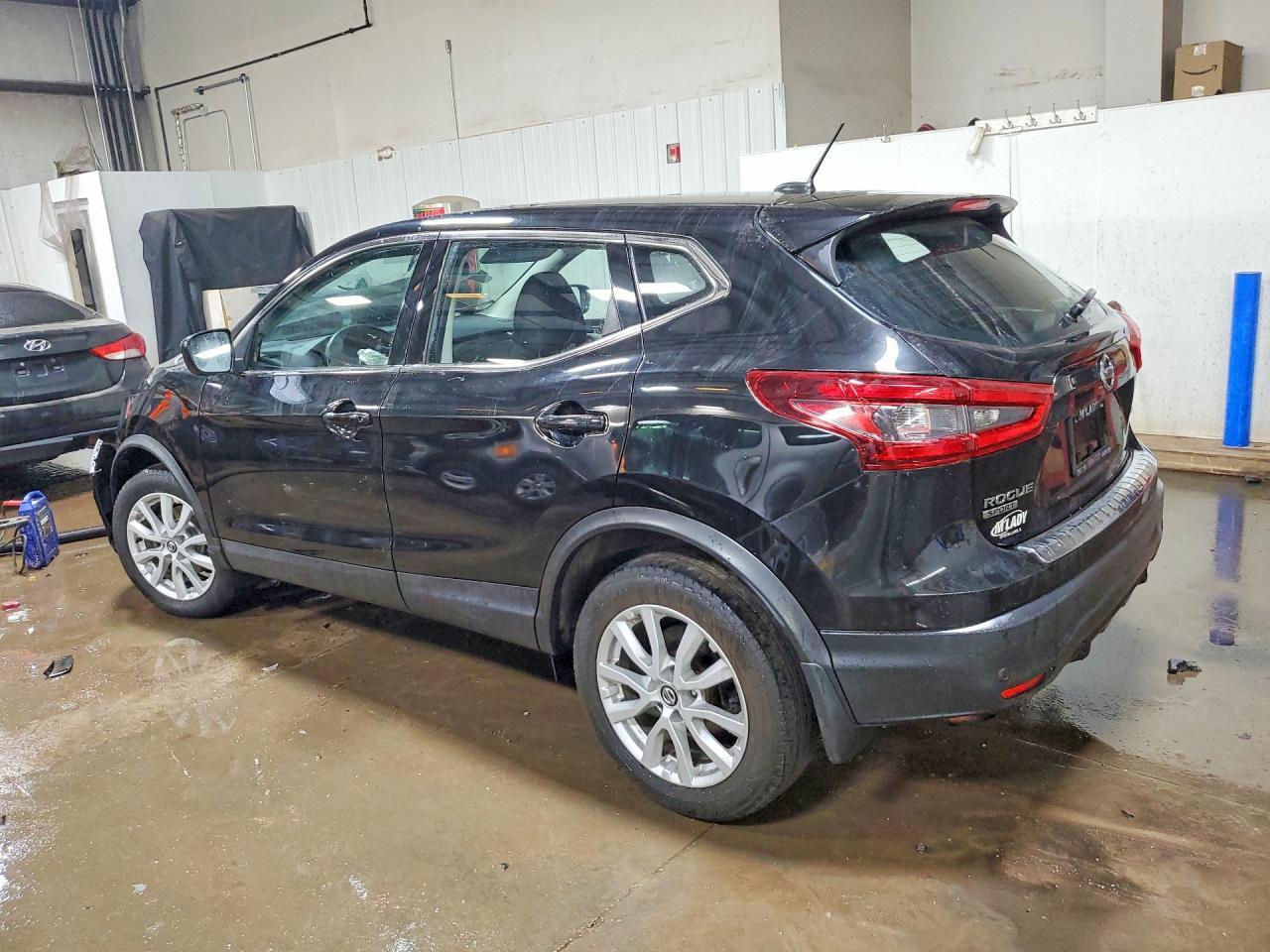 2020 Nissan Rogue Sport S - zdjęcie 2