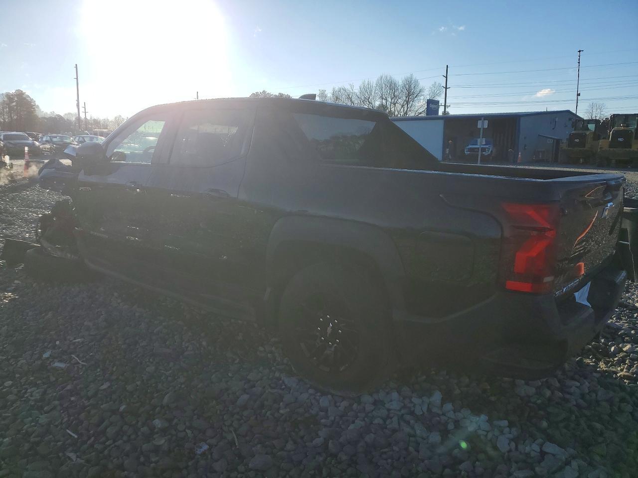 2024 Chevrolet Silverado - zdjęcie 2