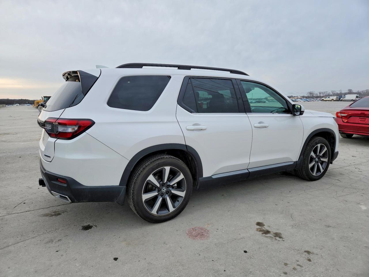 2025 Honda Pilot Touring - zdjęcie 3
