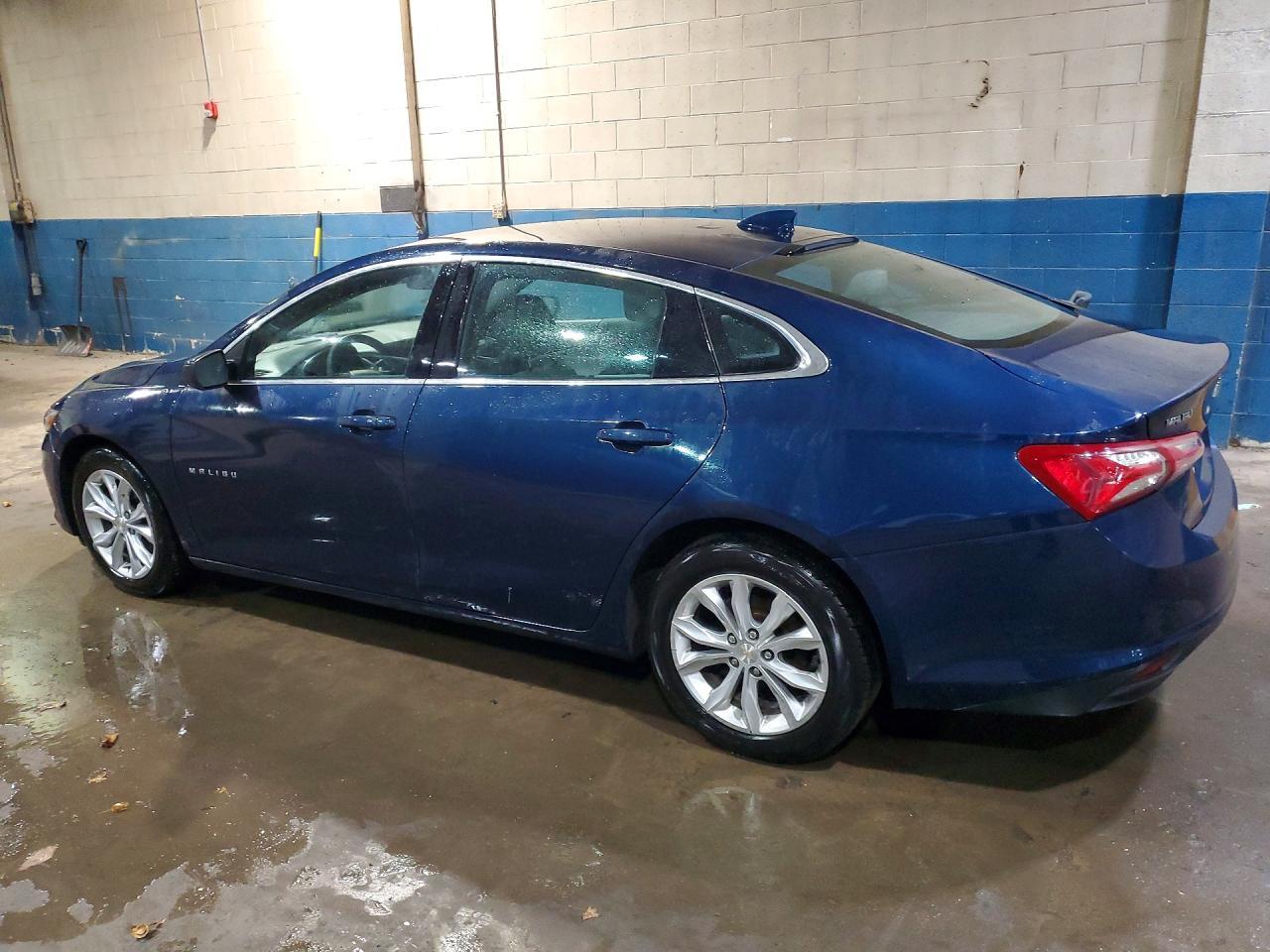 2021 Chevrolet Malibu Lt - zdjęcie 2