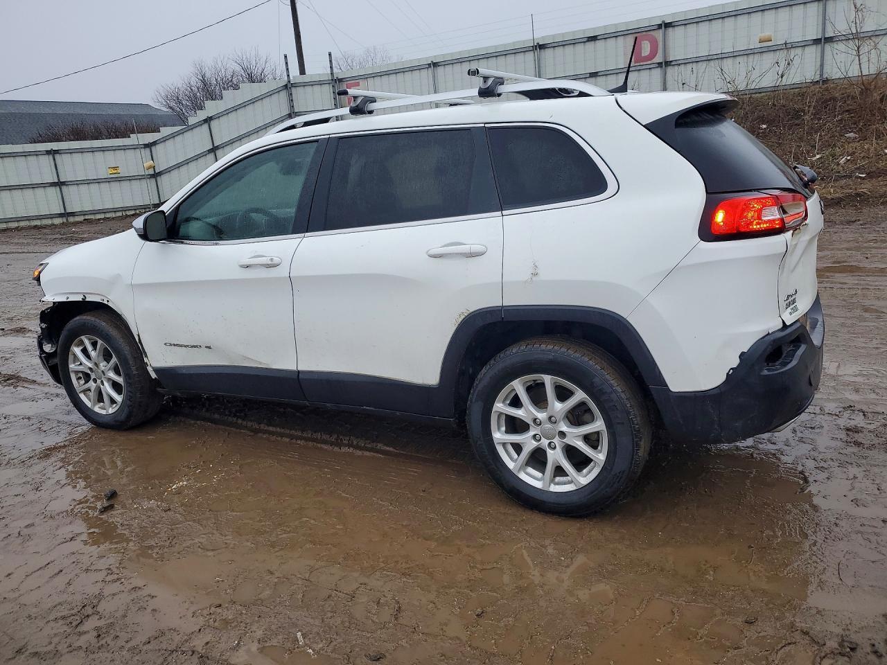 2016 Jeep Cherokee Latitude - zdjęcie 2