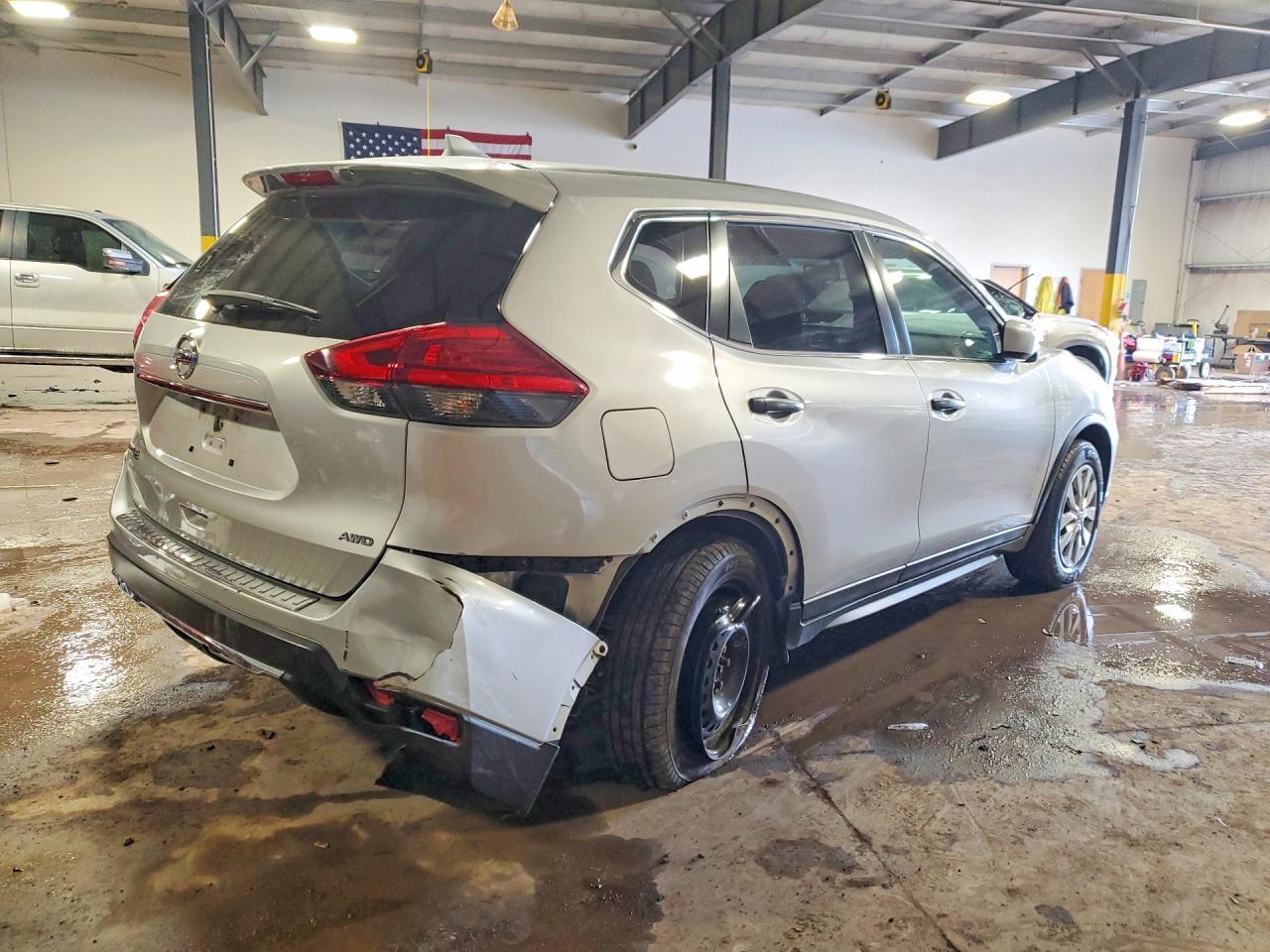 2017 Nissan Rogue S - zdjęcie 3