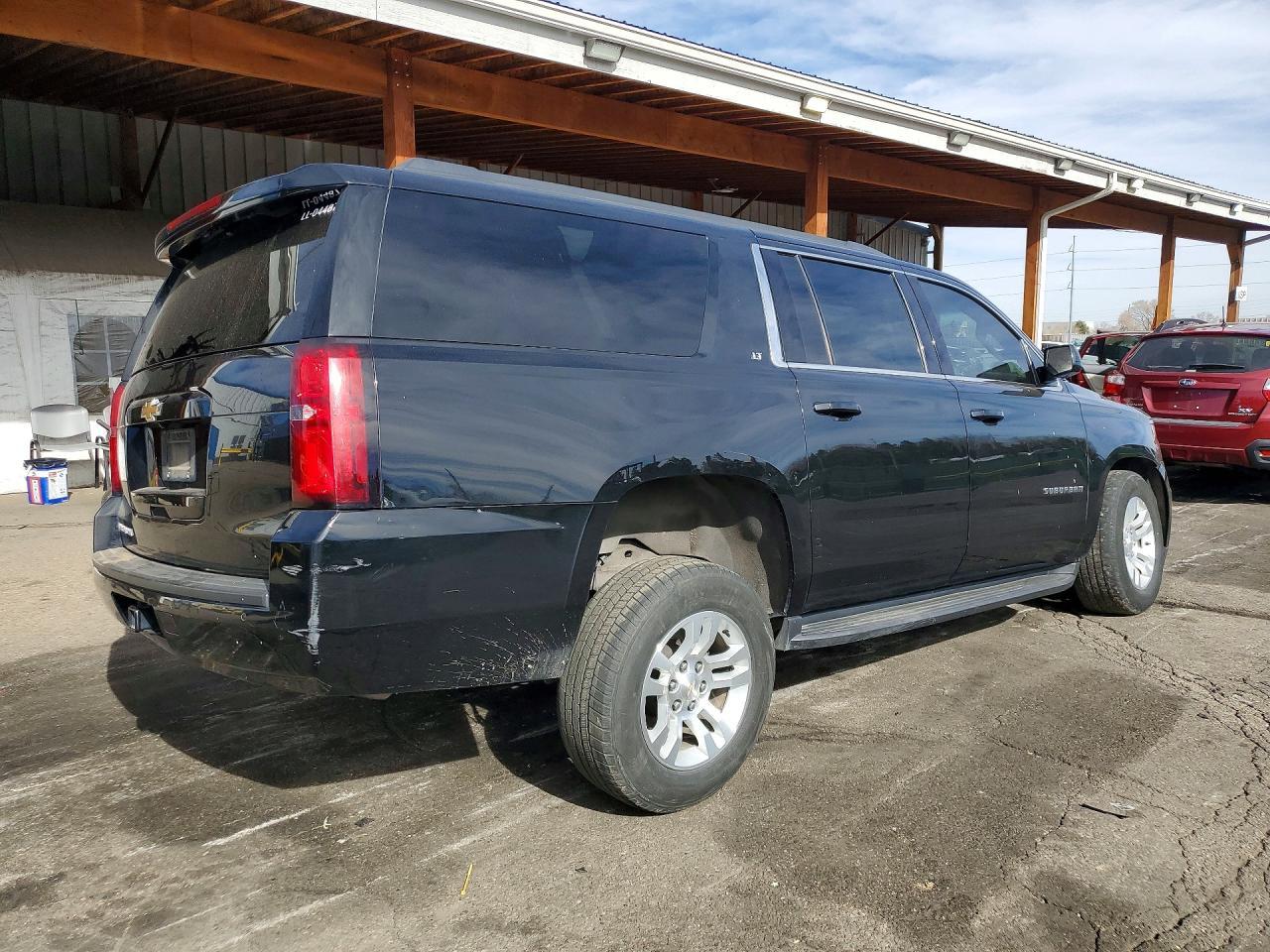 2020 Chevrolet Suburban 1 - zdjęcie 3