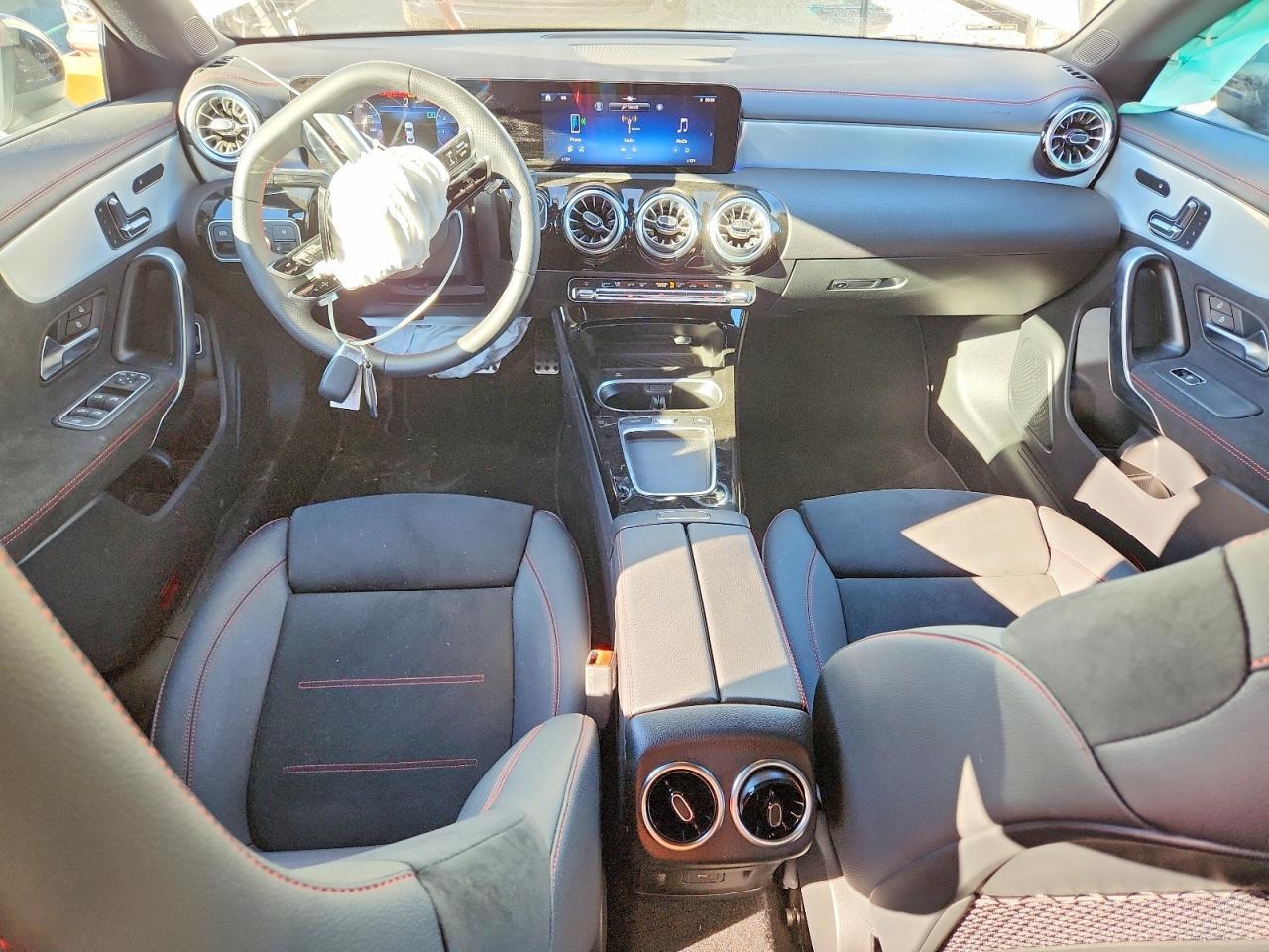 2025 Mercedes-Benz Cla 250 - zdjęcie 8