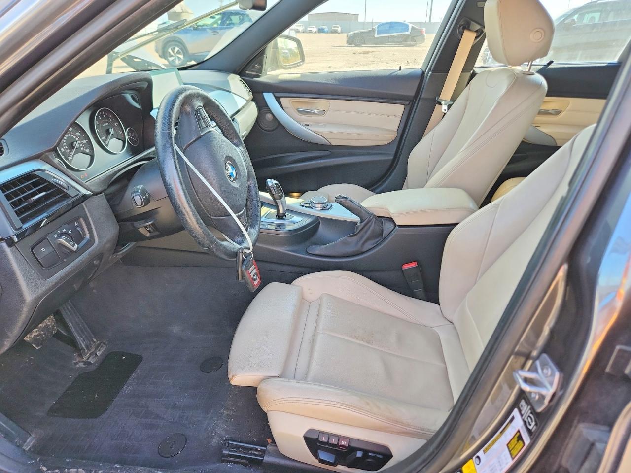 2015 BMW 335 Xi - zdjęcie 7