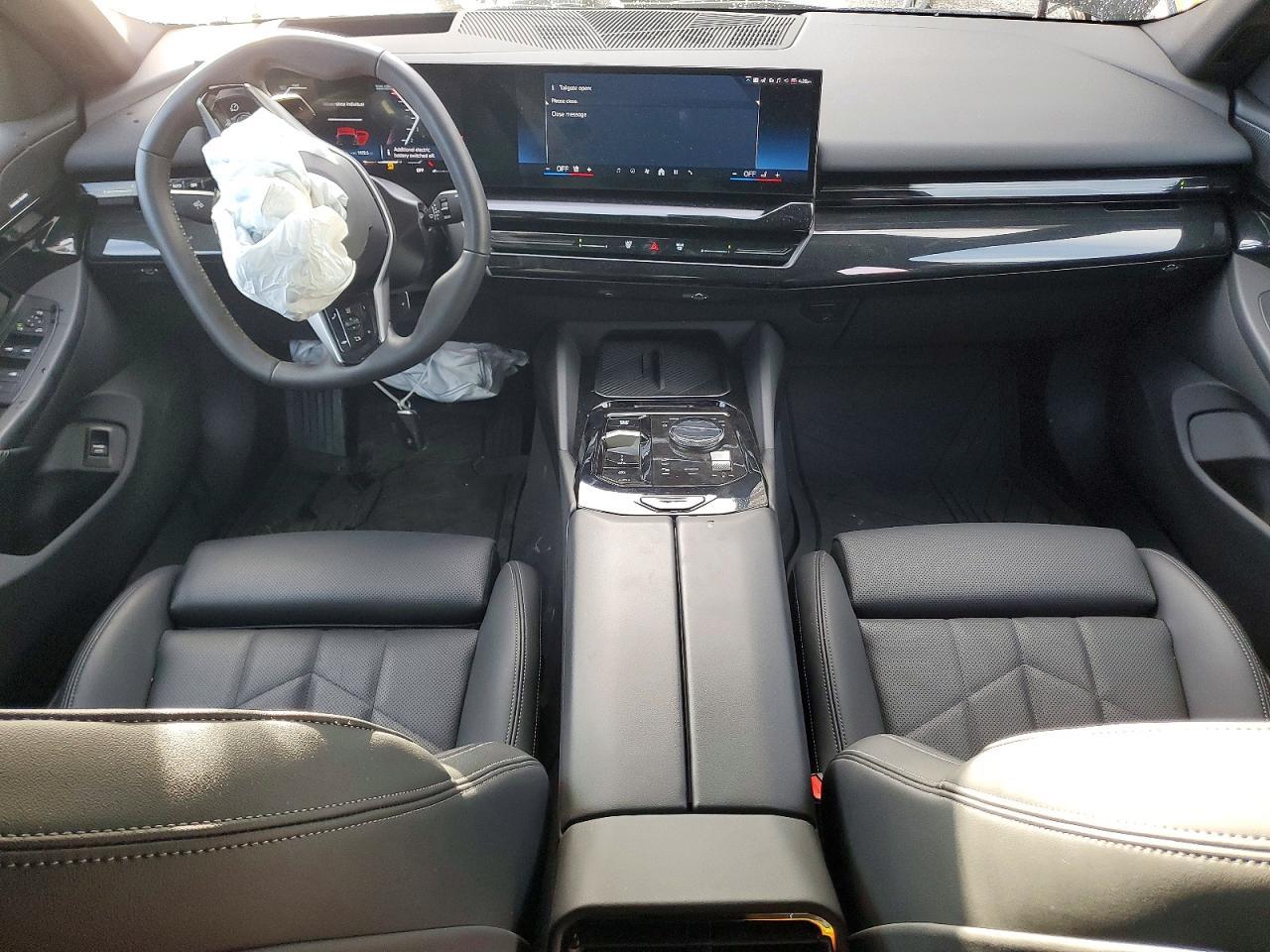 2025 BMW 530 I - zdjęcie 8