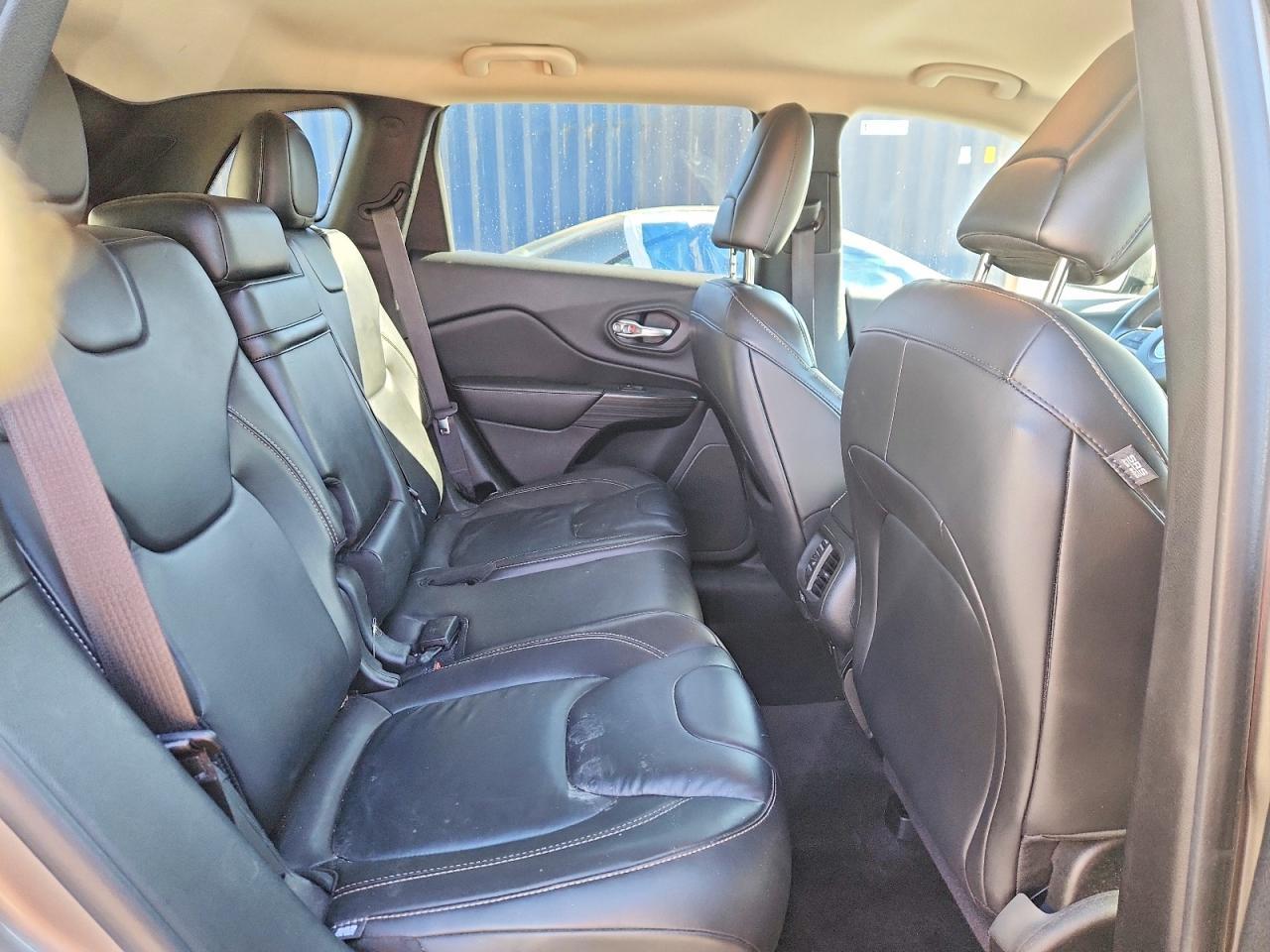 2016 Jeep Cherokee Limited - zdjęcie 11