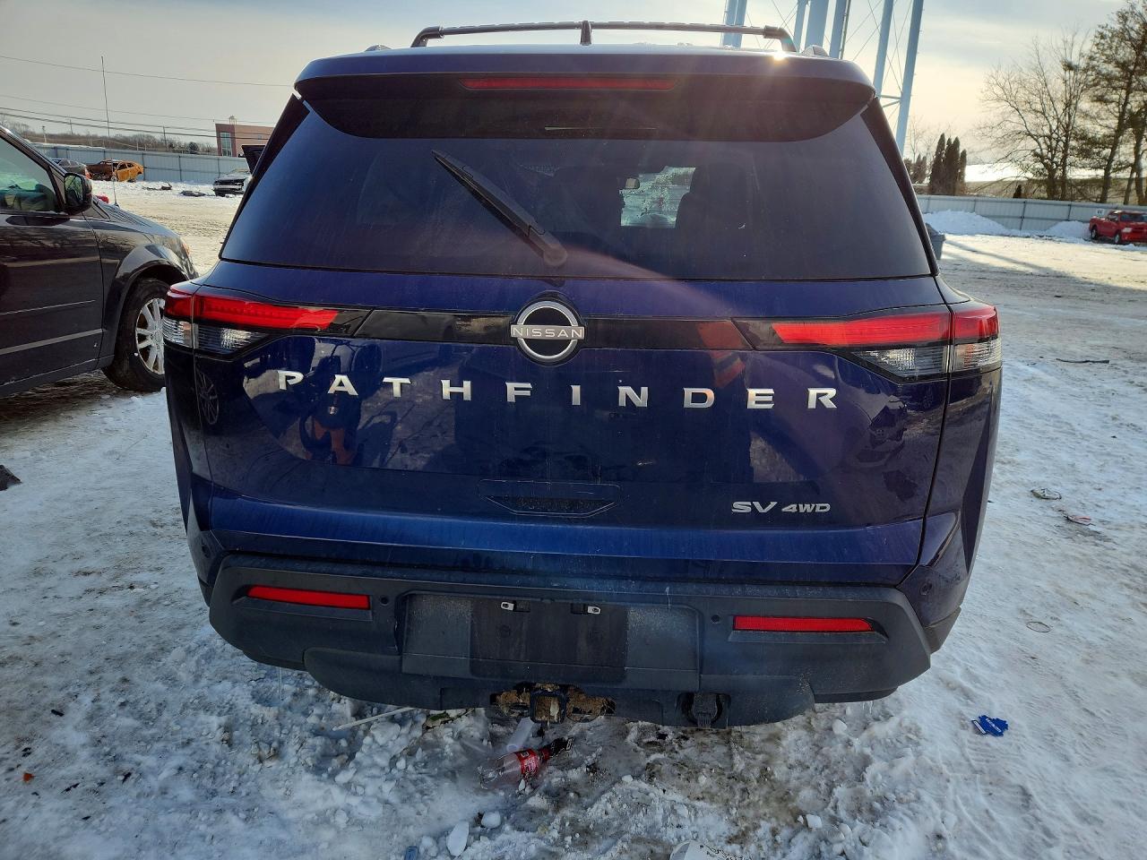 2022 Nissan Pathfinder Sv - zdjęcie 6