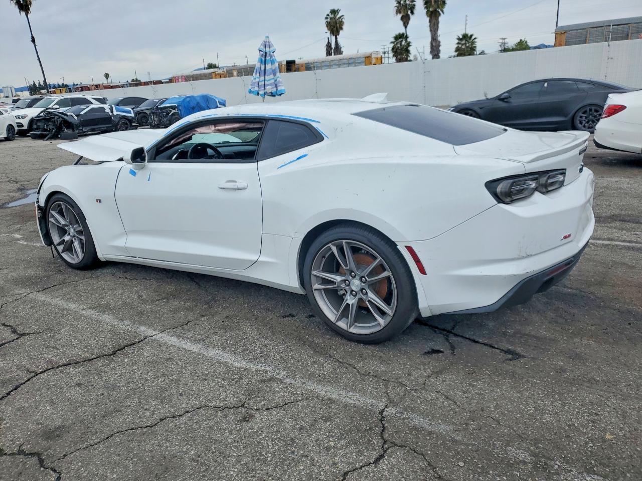 2021 Chevrolet Camaro Lt - zdjęcie 2