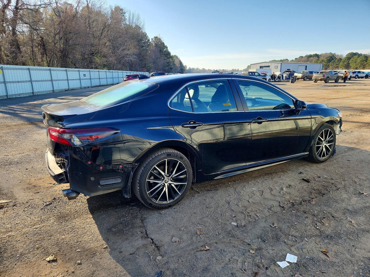 2023 Toyota Camry Se - zdjęcie 3