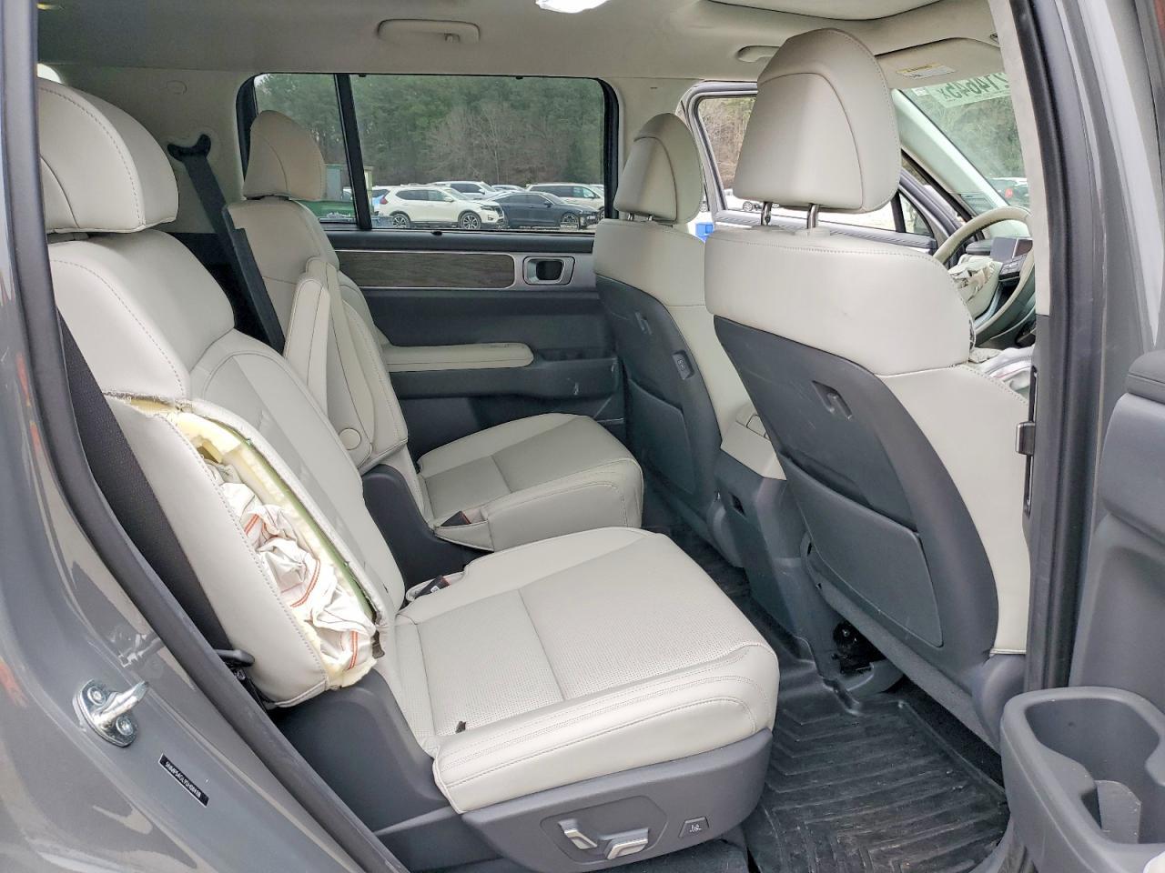 2025 Hyundai Santa Fe Calligraphy - zdjęcie 11