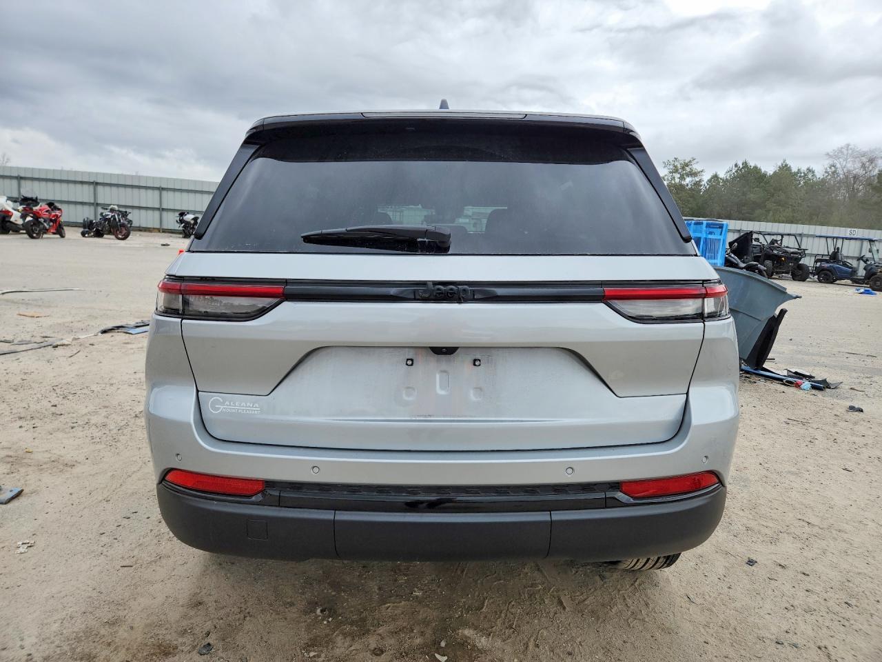 2025 Jeep Grand Cherokee Laredo - zdjęcie 6