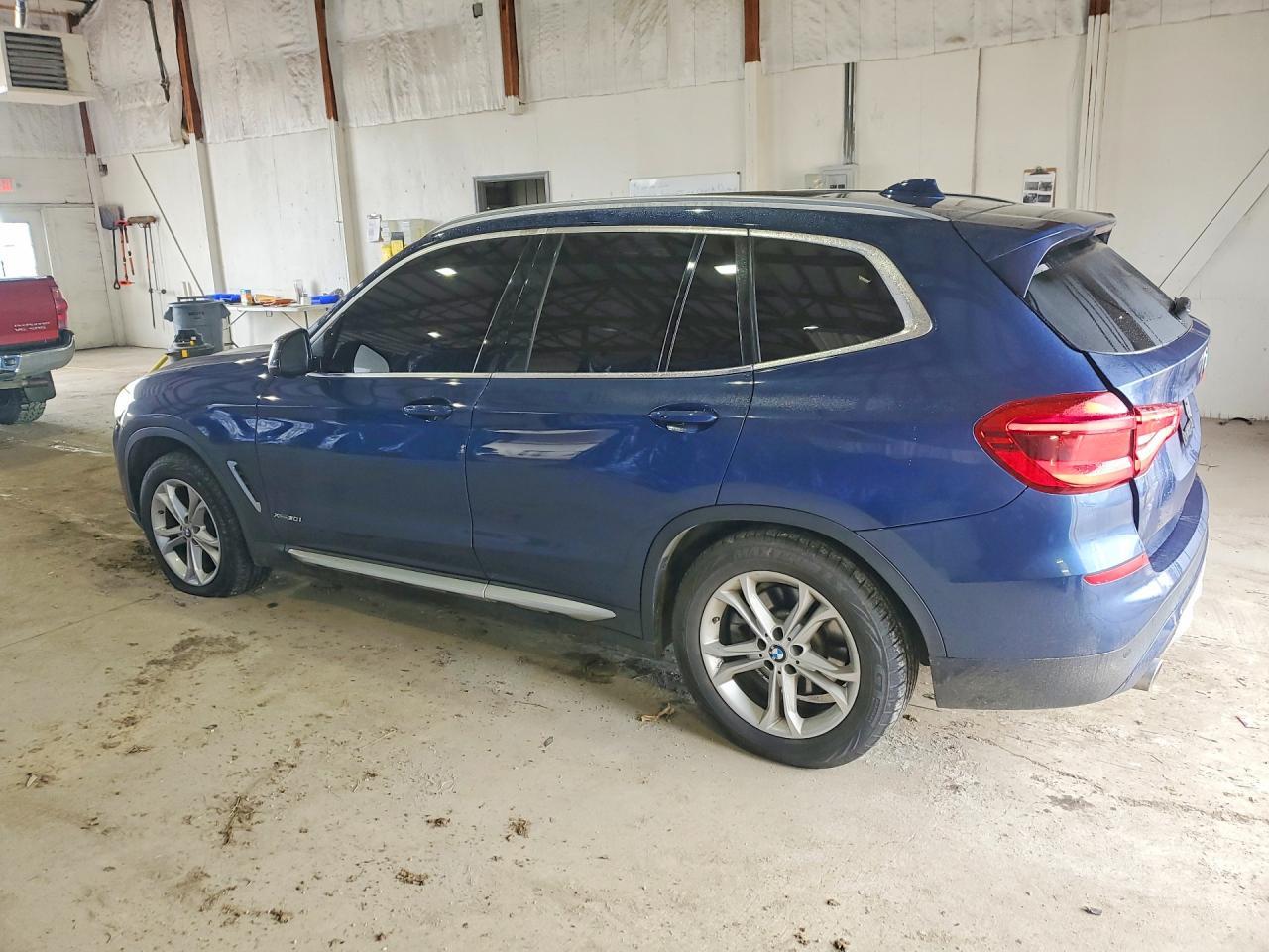 2018 BMW X3 xDrive30I - zdjęcie 2