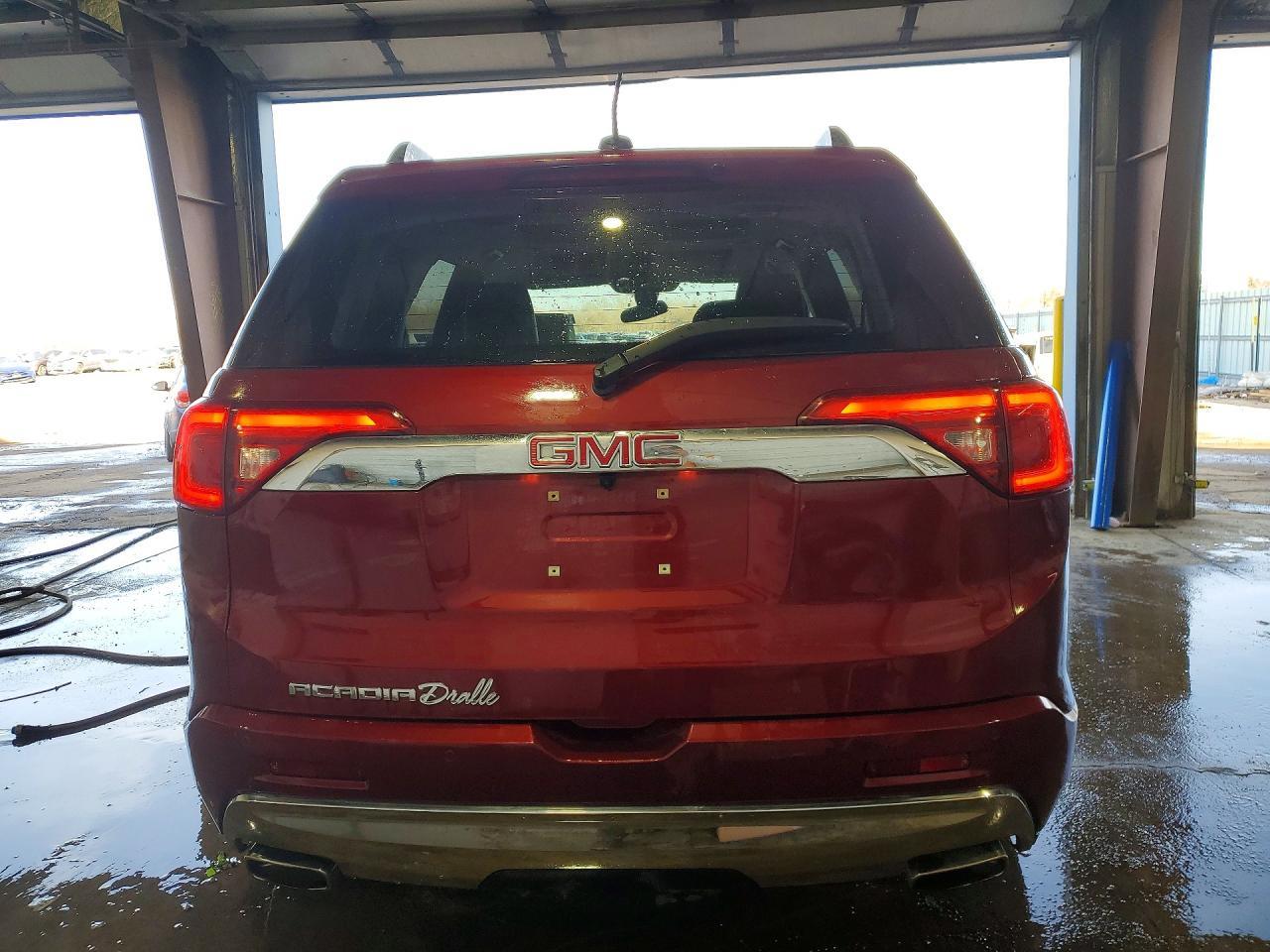 2017 GMC Acadia Denali - zdjęcie 6