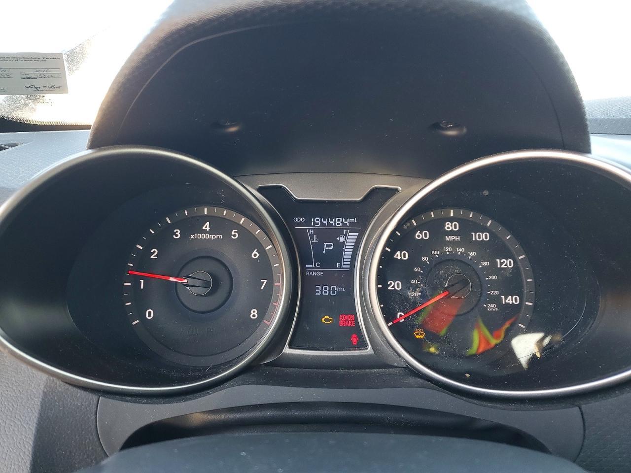 2016 Hyundai Veloster - zdjęcie 9