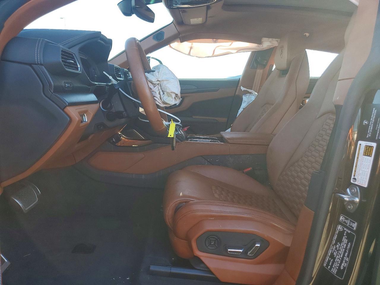 2022 Lamborghini Urus - zdjęcie 7