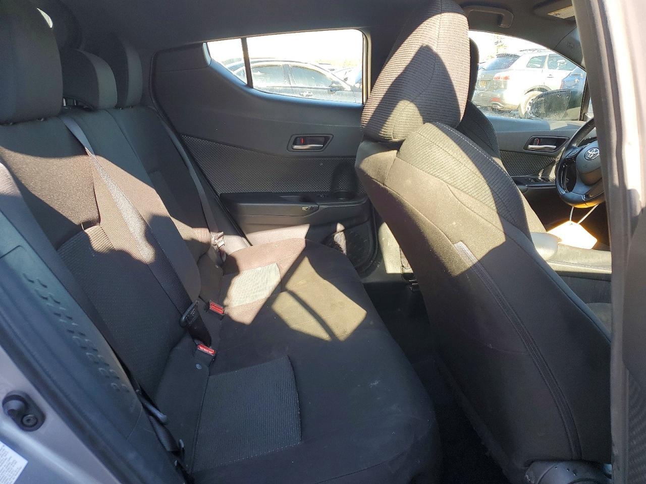 2018 Toyota C-Hr Xle Premium - zdjęcie 10