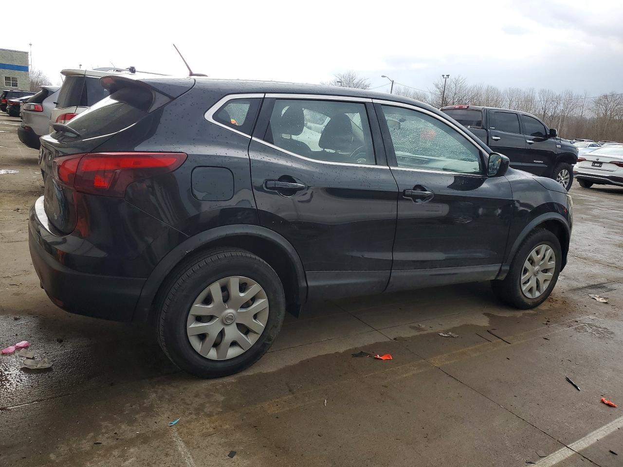 2018 Nissan Rogue Sport S - zdjęcie 3