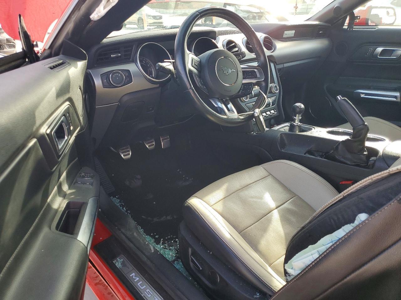 2019 Ford Mustang - zdjęcie 8