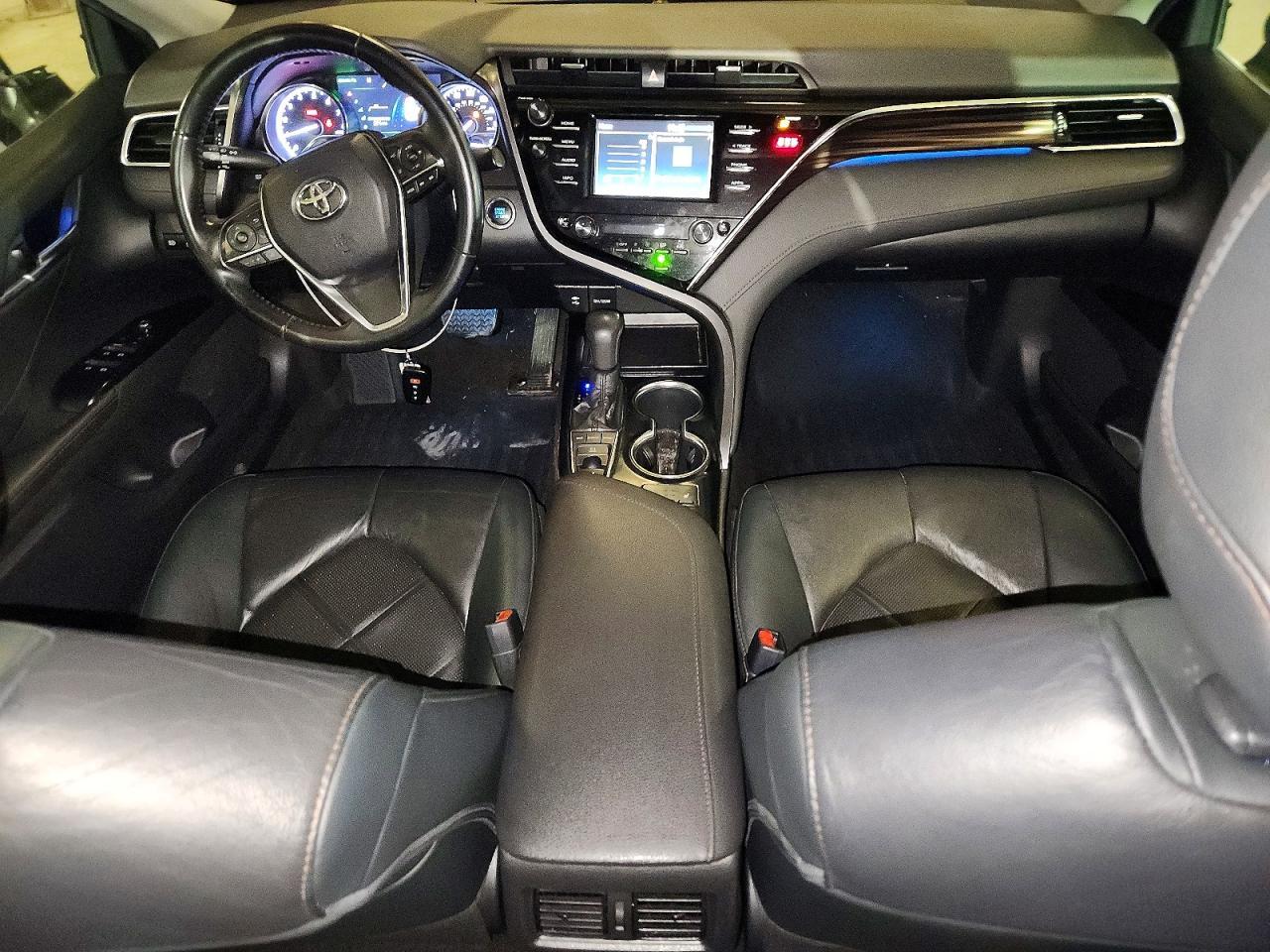 2018 Toyota Camry Xle - zdjęcie 8