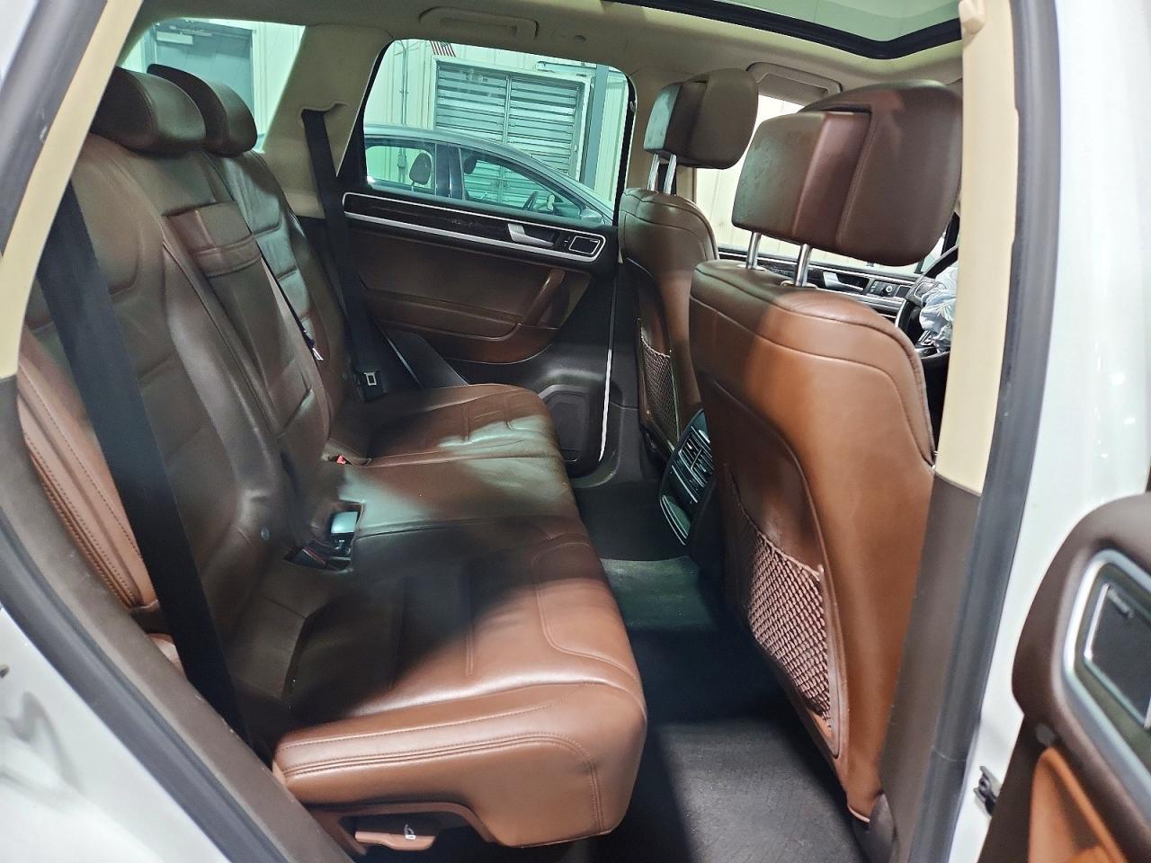 2014 Volkswagen Touareg V6 - zdjęcie 11