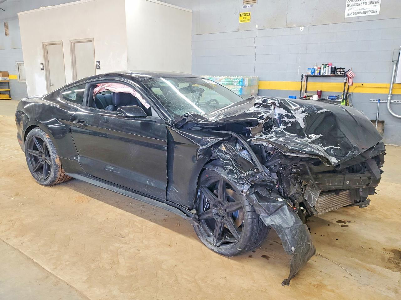 2015 Ford Mustang - zdjęcie 4
