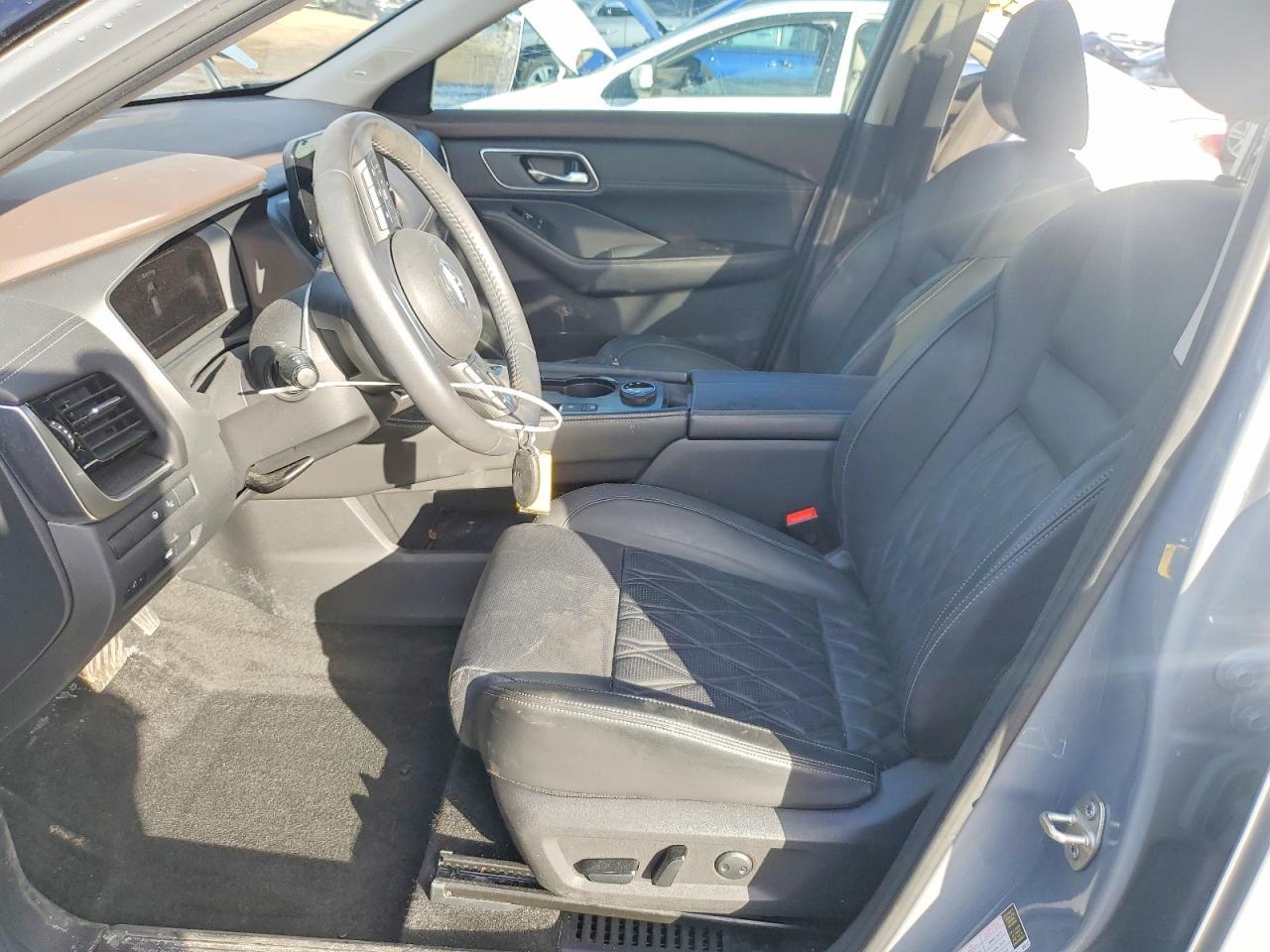 2021 Nissan Rogue Platinum - zdjęcie 7